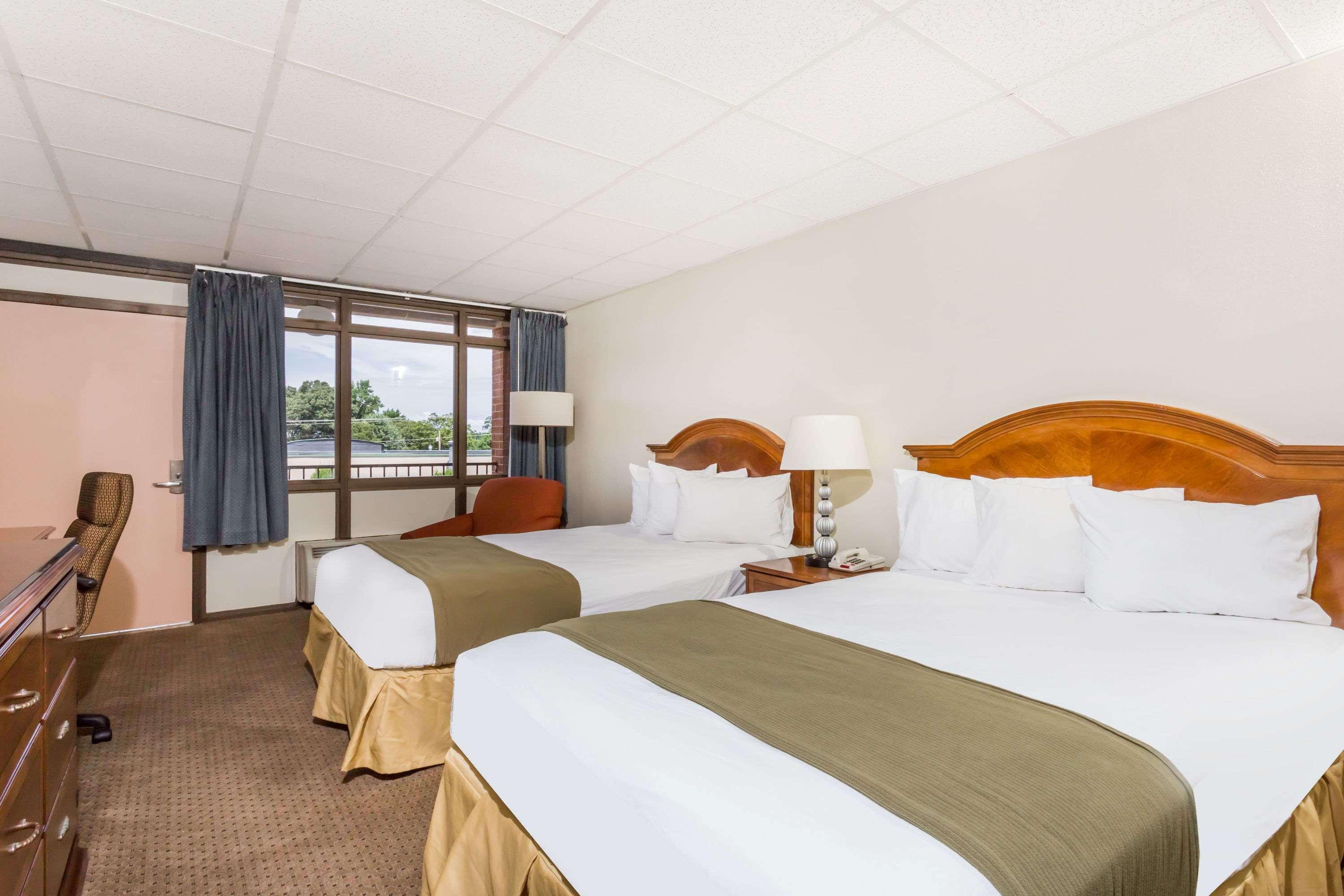 Days Inn By Wyndham Bedford Exterior foto